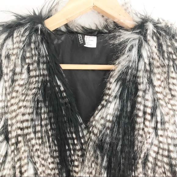 H&M Faux Fur Fluffy Vest - Picture 2 of 10